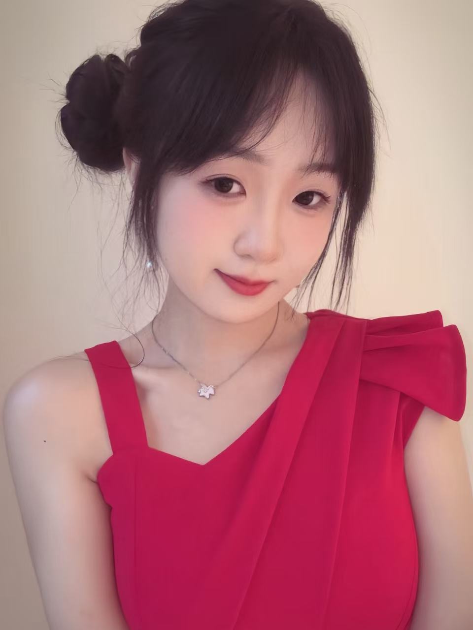 红裙自拍照片
